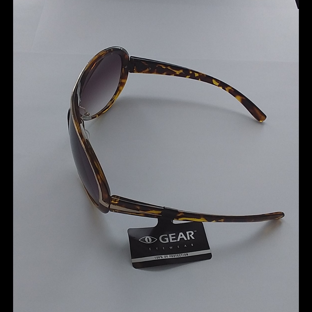 NWT Brown Tortoise Sheild Lens Sunglasses 3 for 1 - Picture 3 of 5